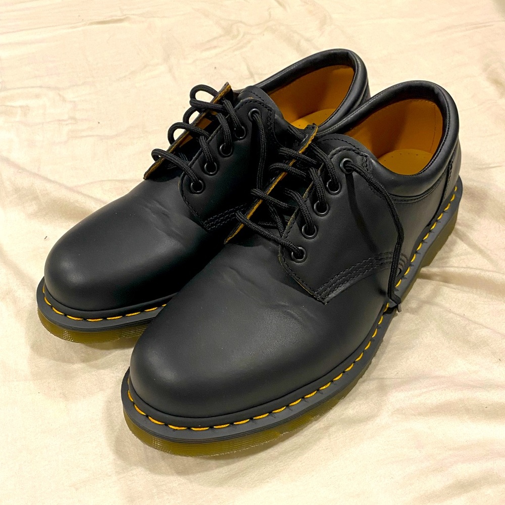 Black Dr. Martens 8053